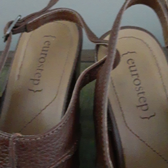 Size 8 Women's Eurostep block chunky heel sandals - Picture 2 of 6
